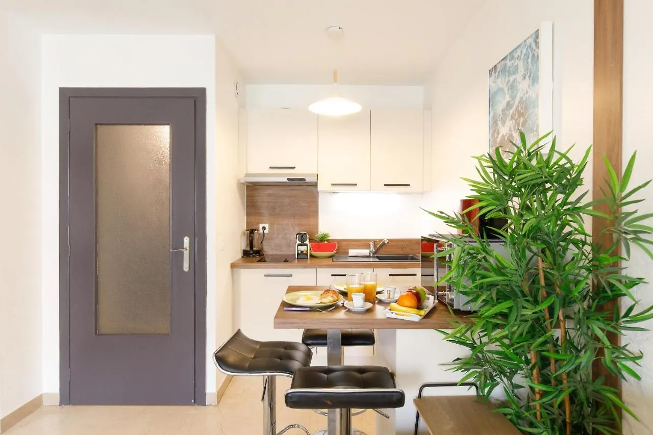 Appartement Le Charme Yourhosthelper Cannes